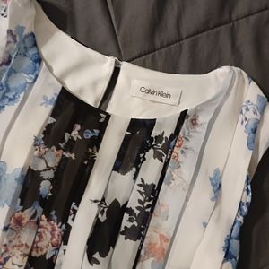 💙Calvin Klein sophisticated sleeveless top